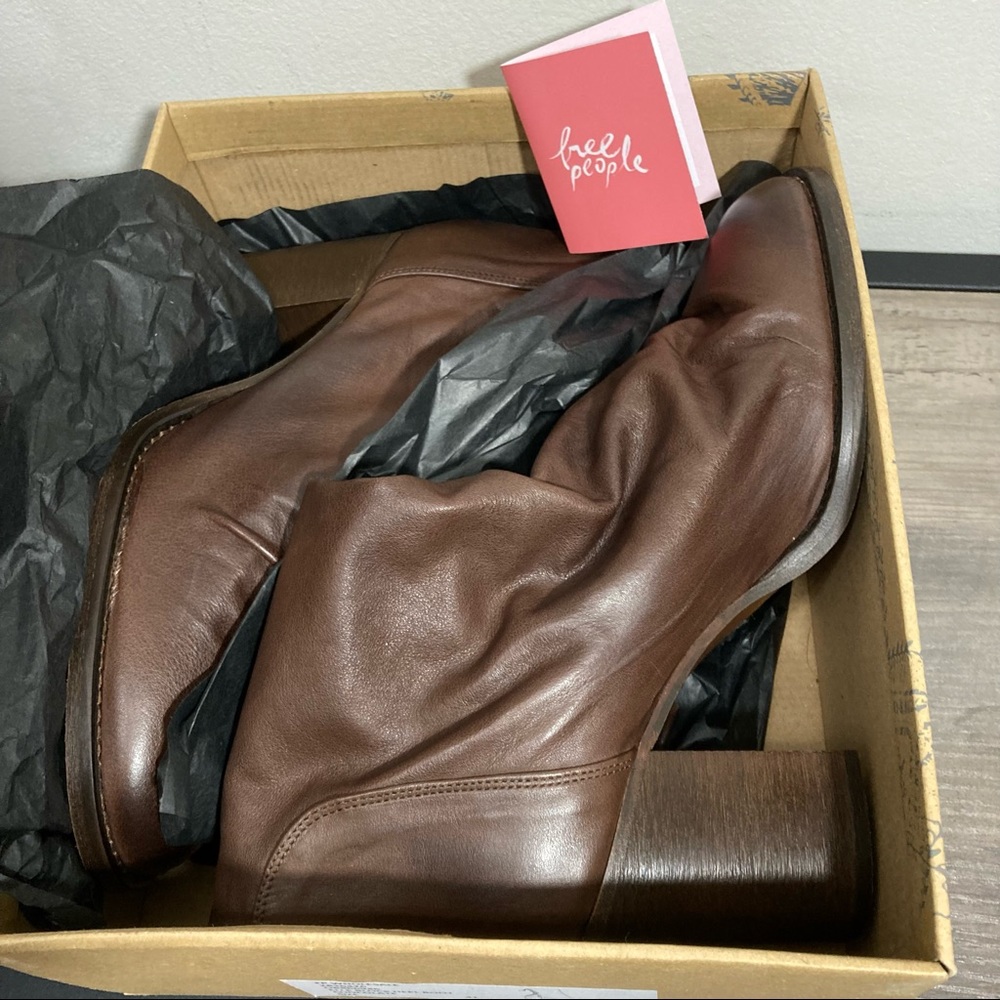 Free People Elle Block Heel Boot Chocolate Brown Leather Ruched Detail Boots NEW - Picture 16 of 16